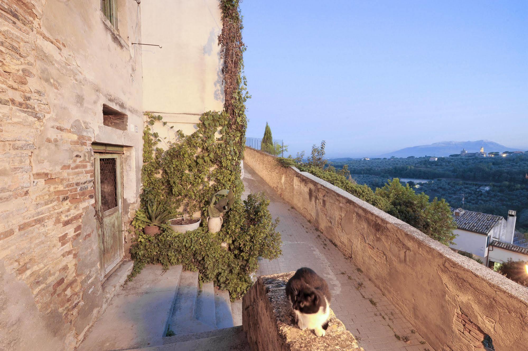 Castello Chiola Dimora Storica Hotel Loreto Aprutino Exterior foto